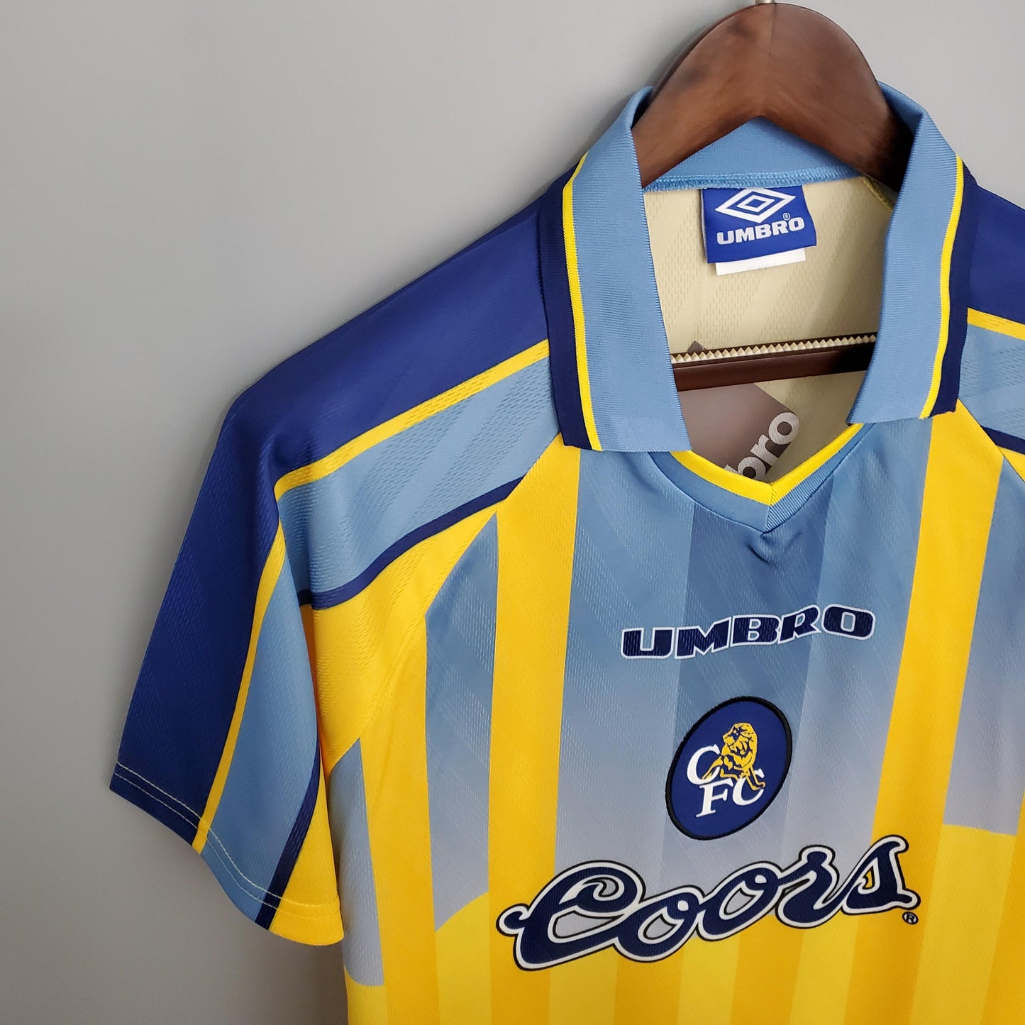 Chelsea 1995–1997 Retro Away Shirt – A Bold 90s Classic