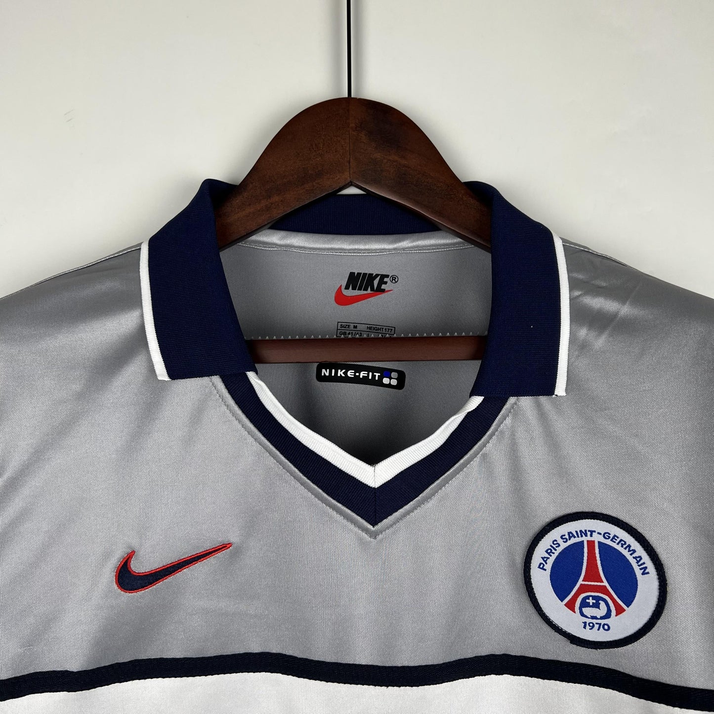 Paris Saint-Germain 1999–2000 Retro Away Shirt