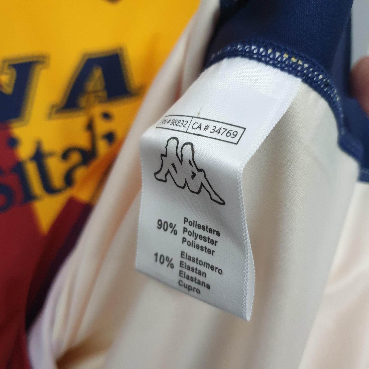 AS Roma 2001–2002 Home Retro Shirt – Relive the Scudetto Glory Era