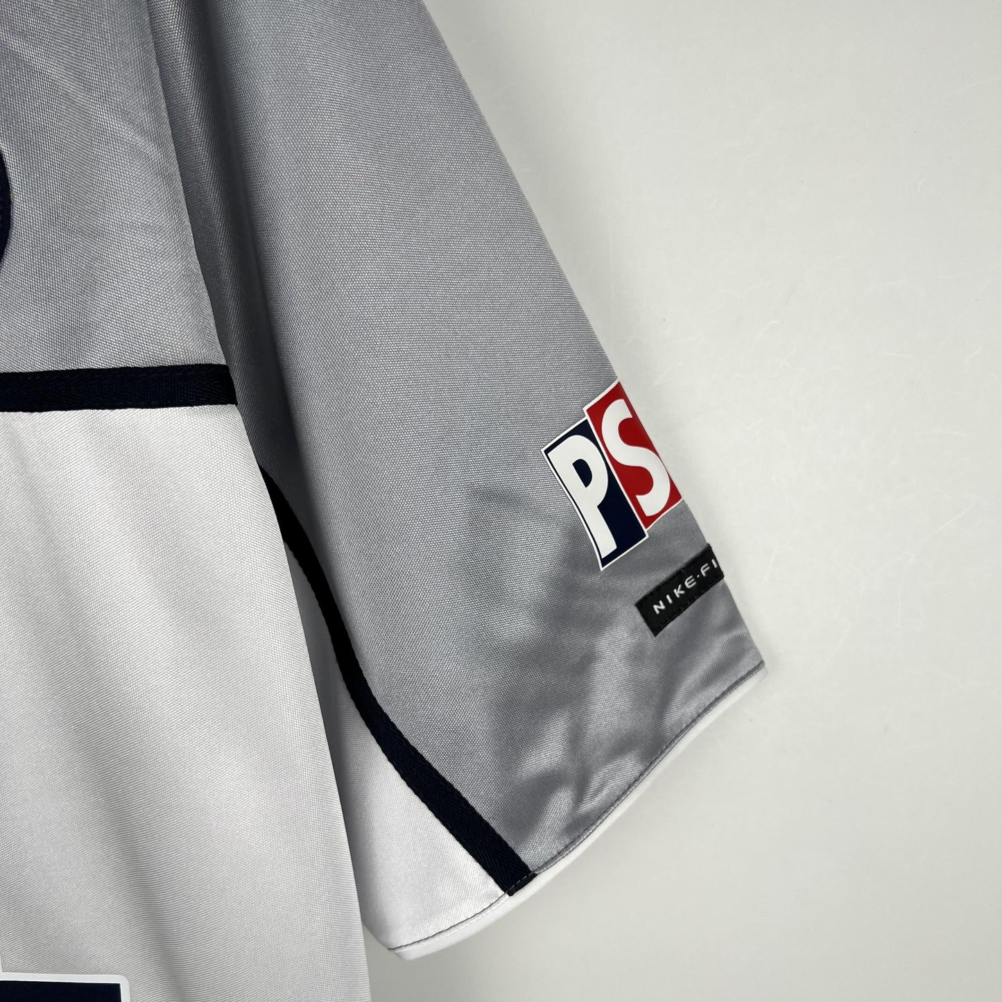 Paris Saint-Germain 1999–2000 Retro Away Shirt