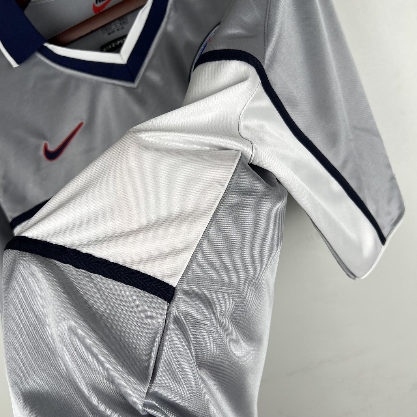 Paris Saint-Germain 1999–2000 Retro Away Shirt