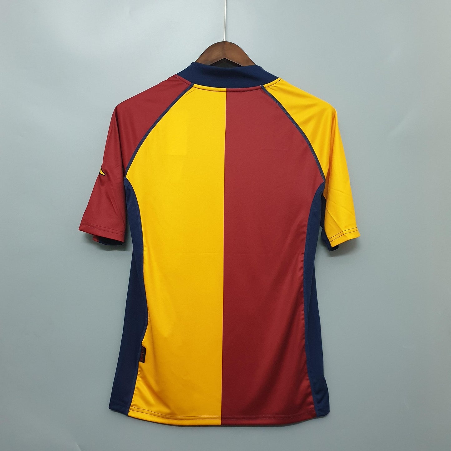 AS Roma 2001–2002 Home Retro Shirt – Relive the Scudetto Glory Era
