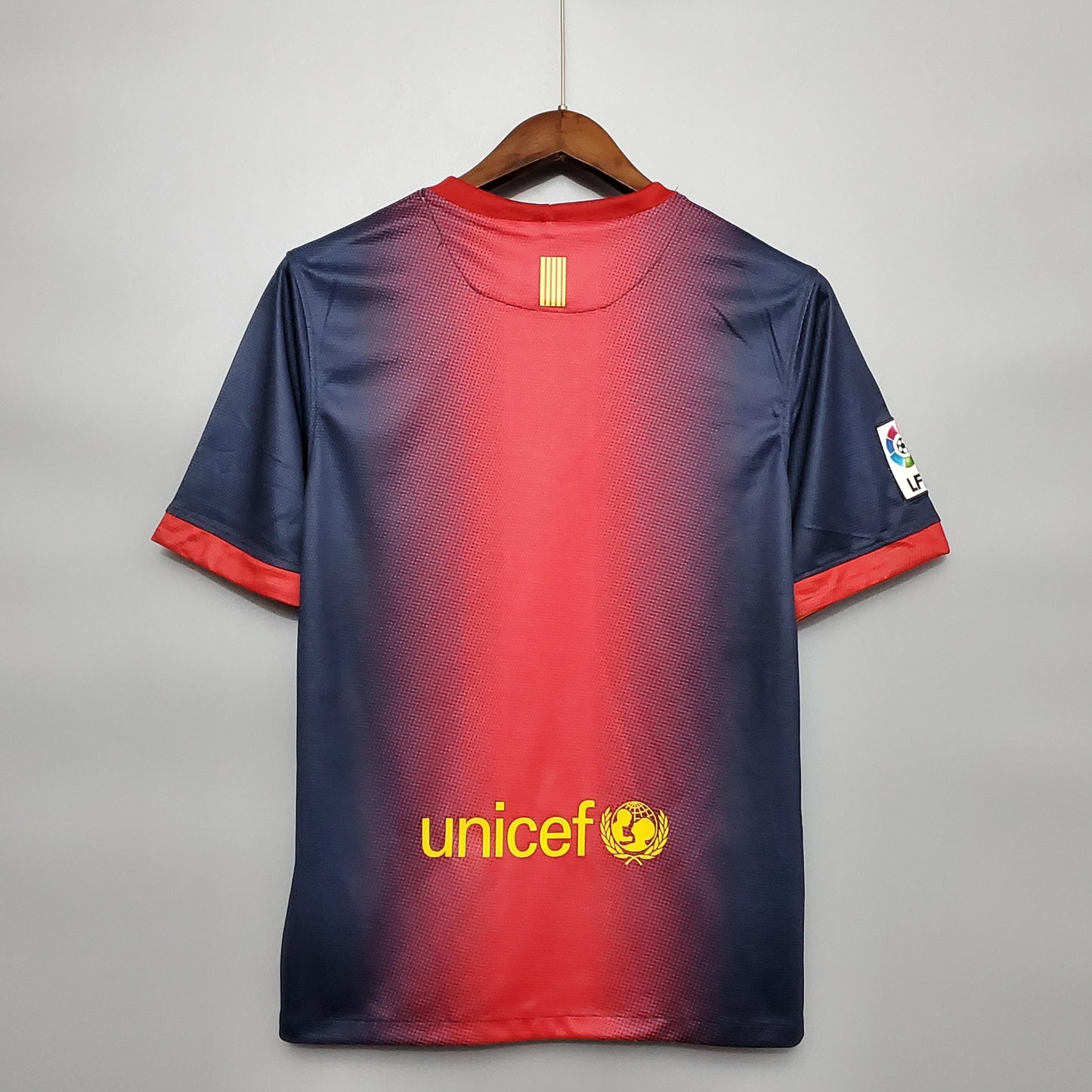 Barcelona 2012–2013 Retro Home Shirt – Mes que un Club, Mes que um Design